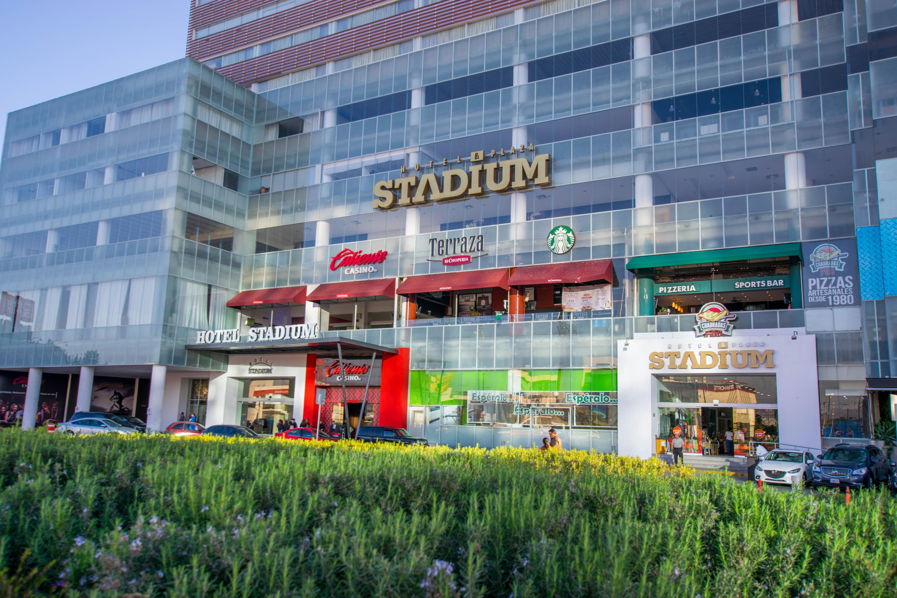 Hotel Stadium León Dış mekan fotoğraf Stadium Mall