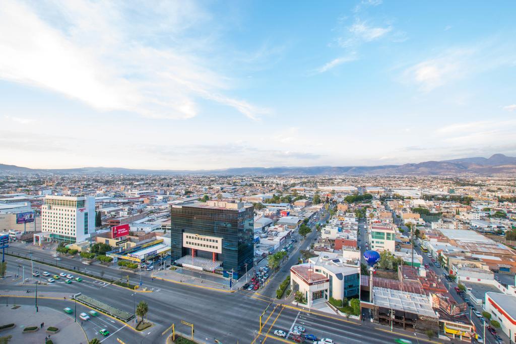 Hotel Stadium León Dış mekan fotoğraf View of the city